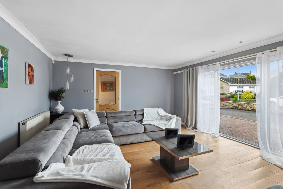 Clem Attlee Gardens, Larkhall, ML9, photo 4