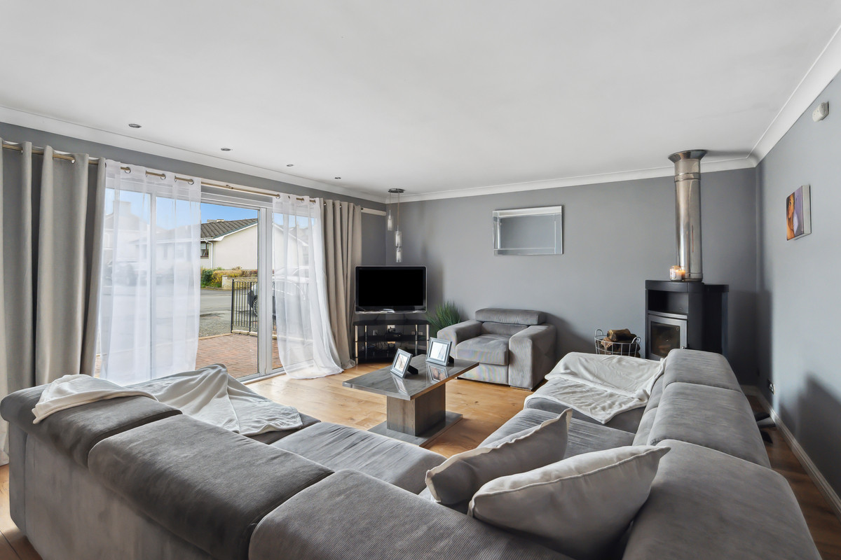 Clem Attlee Gardens, Larkhall, ML9, photo 3