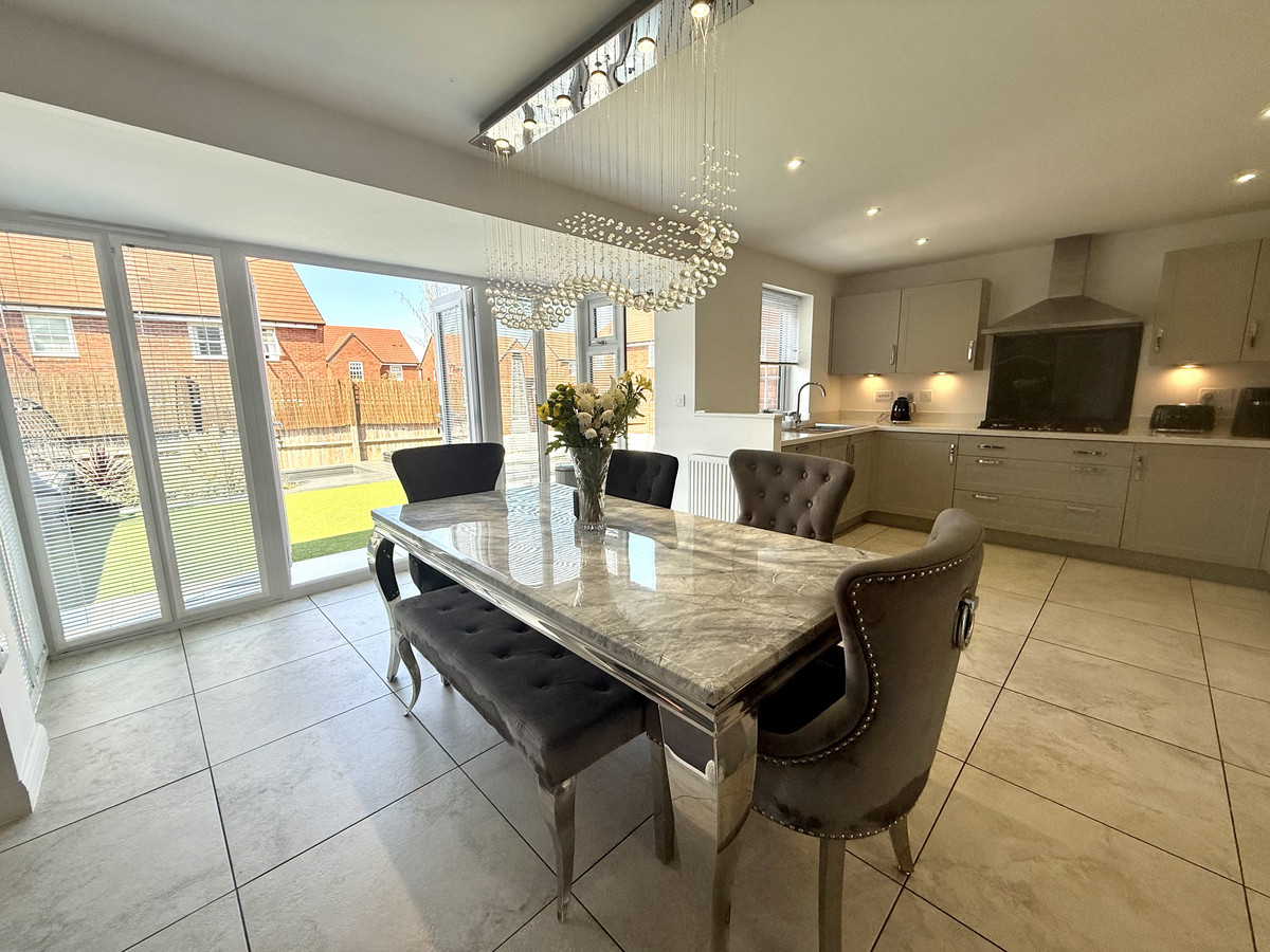 Bramley Road, Thornbury, BS35, photo 4