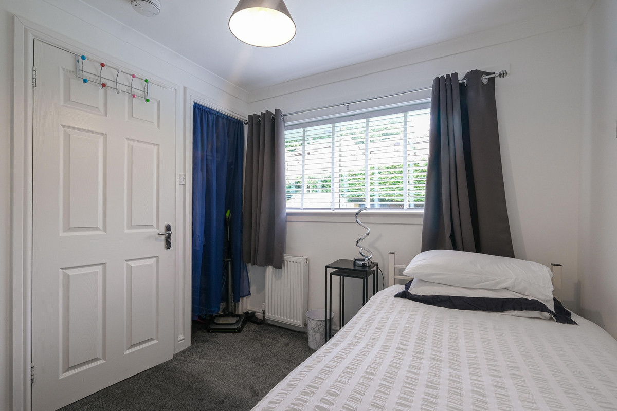 Laggary Road, Rhu, G84, photo 17