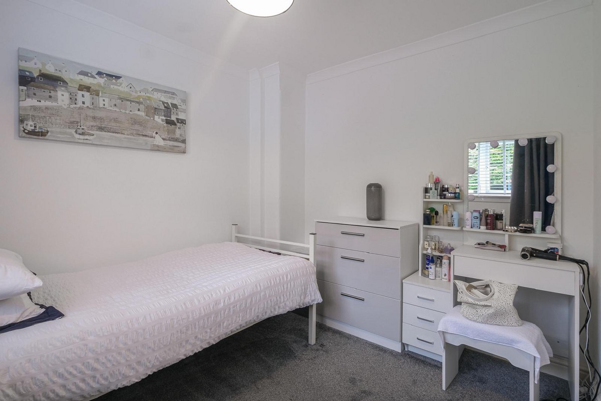 Laggary Road, Rhu, G84, photo 16