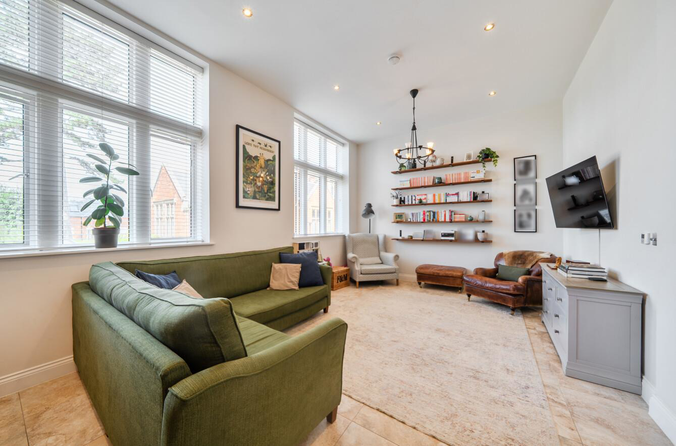 Royal Connaught Park, Bushey, WD23, photo 3