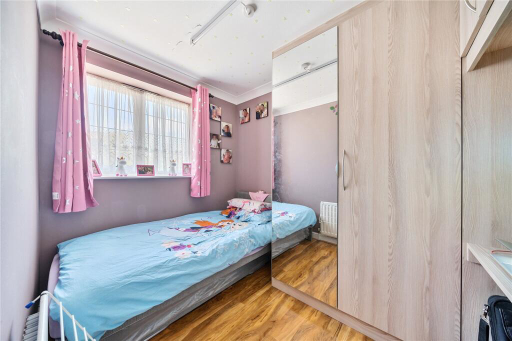 Priory Field Drive, Edgware, HA8, photo 10