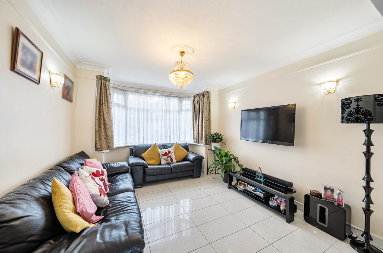 Weston Drive, Stanmore, HA7, photo 2