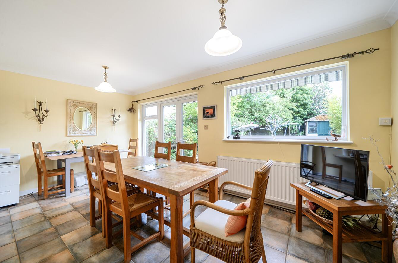 Clarendon Gardens, London, NW4, photo 4