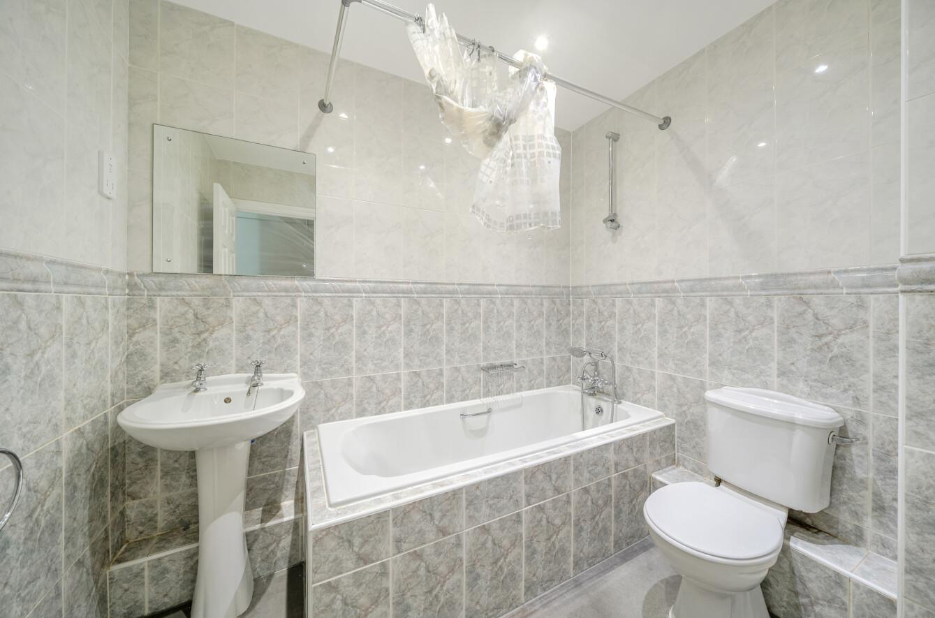 Bartholomew Court, Longcrofte Road, HA8, photo 16