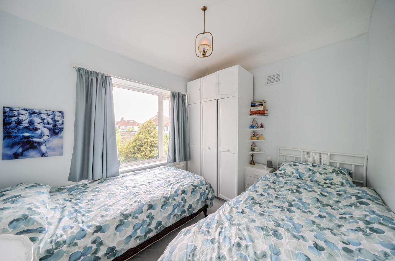 Clarendon Gardens, London, NW4, photo 8