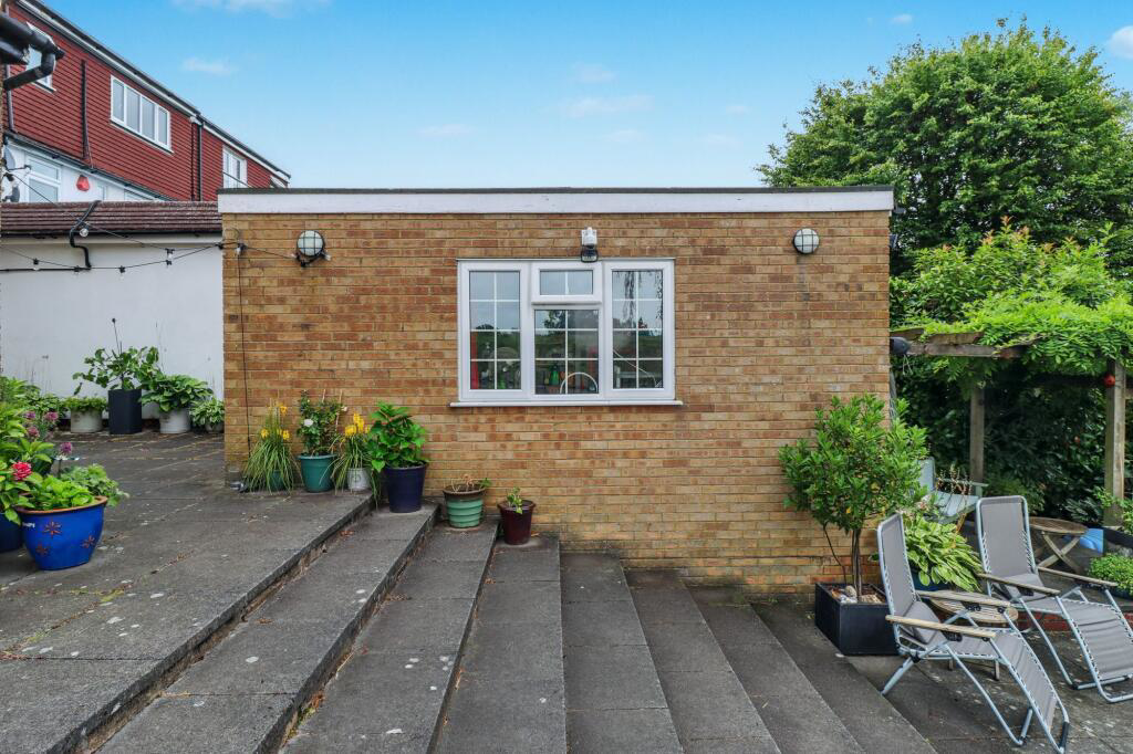 Merry Hill Road, Bushey, WD23, photo 15