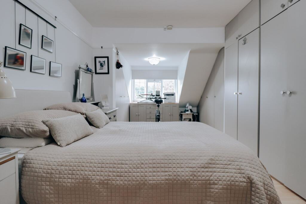 Merry Hill Road, Bushey, WD23, photo 9