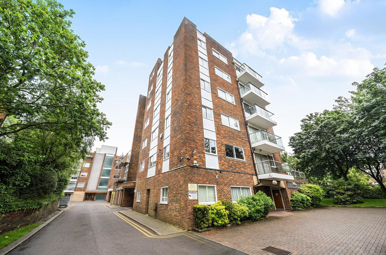 Oak Lodge Close, Stanmore, HA7