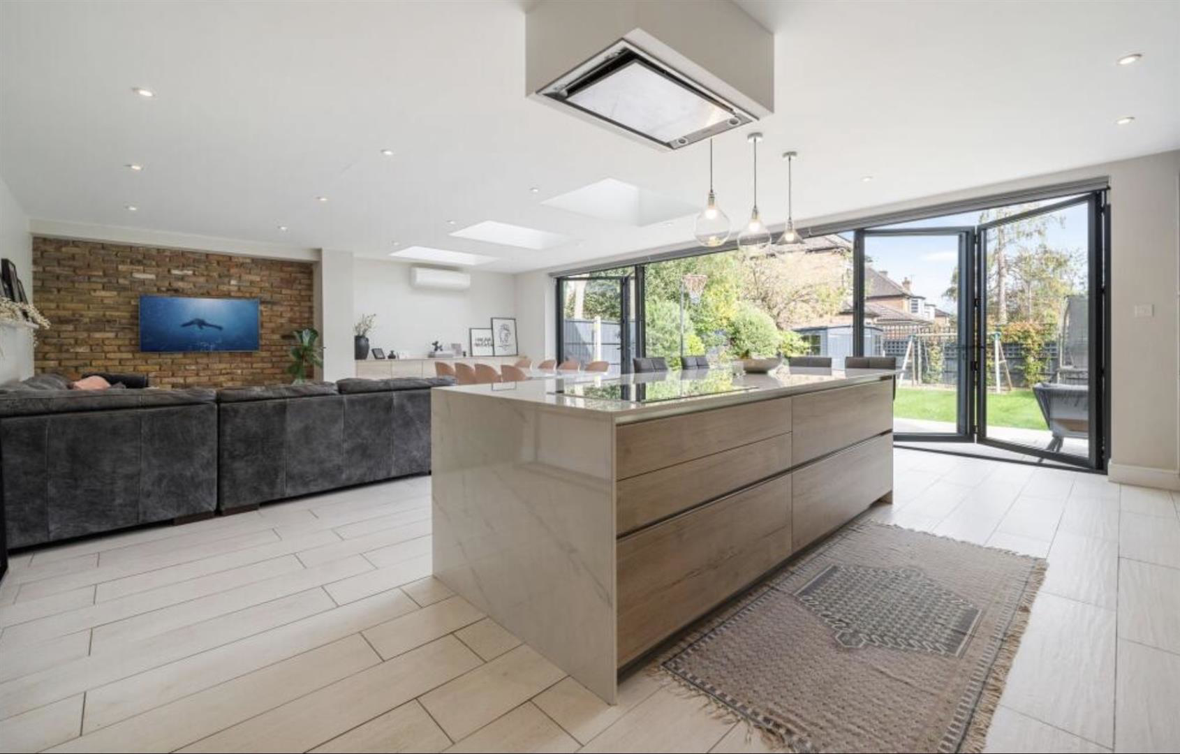 Edgwarebury Lane, Edgware, HA8, photo 5