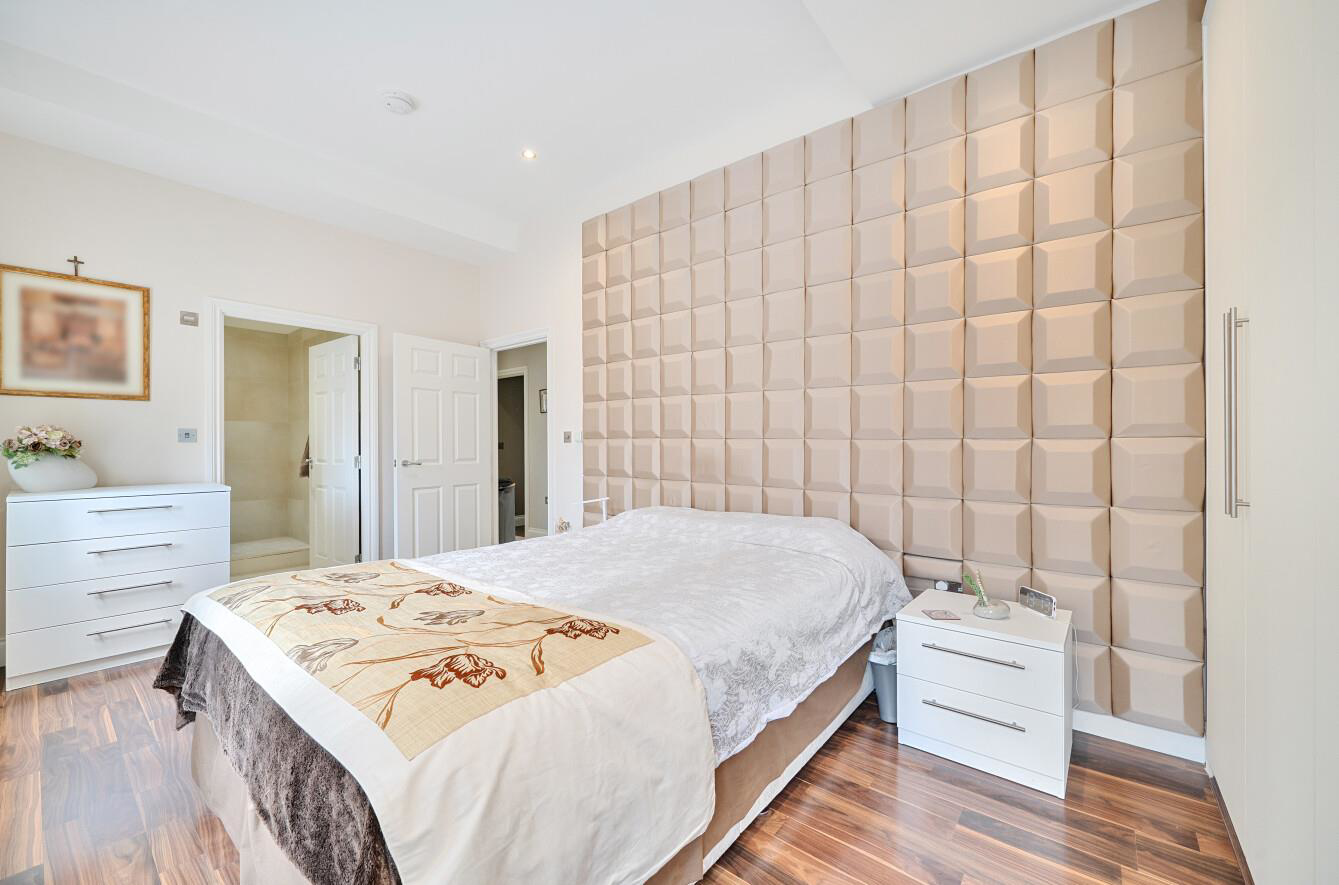 Royal Connaught Drive, Bushey, WD23, photo 8