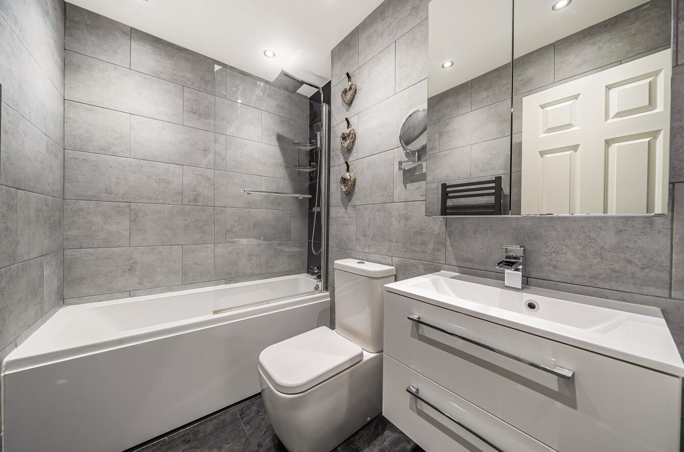 Montague Hall Place, Bushey, WD23, photo 12