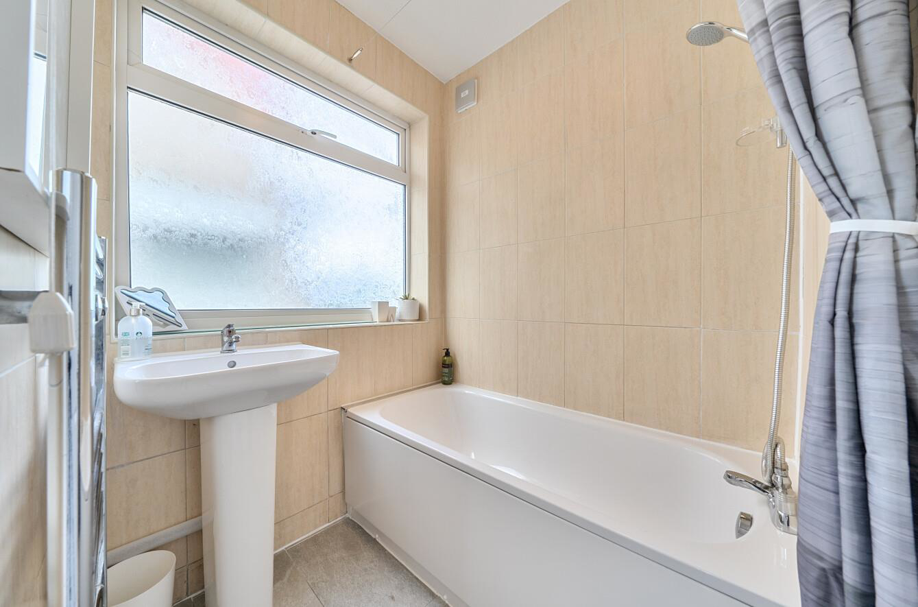 Bellamy Drive, Stanmore, HA7, photo 8