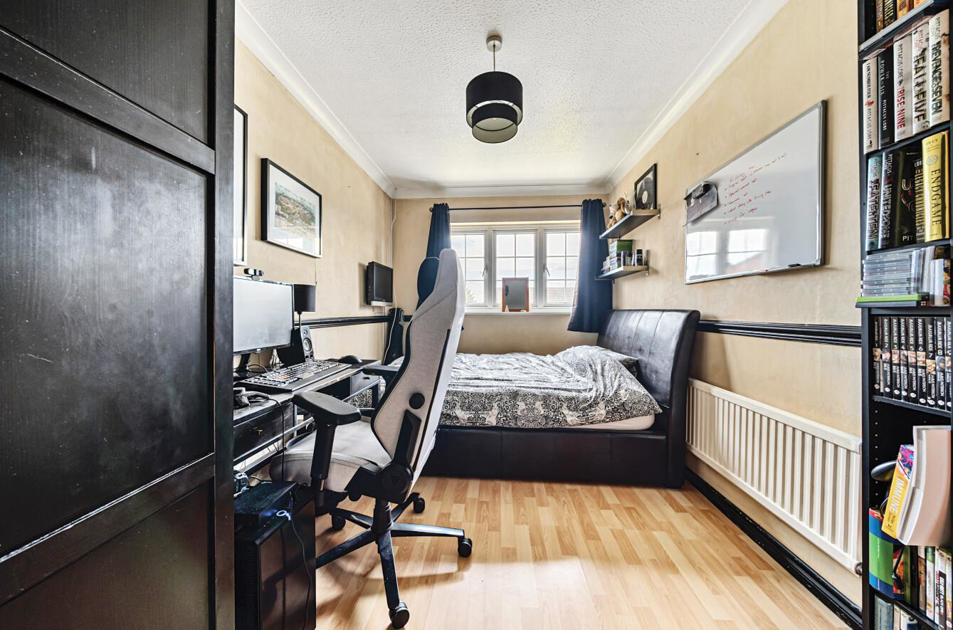 Meadow Road, Bushey, WD23, photo 14