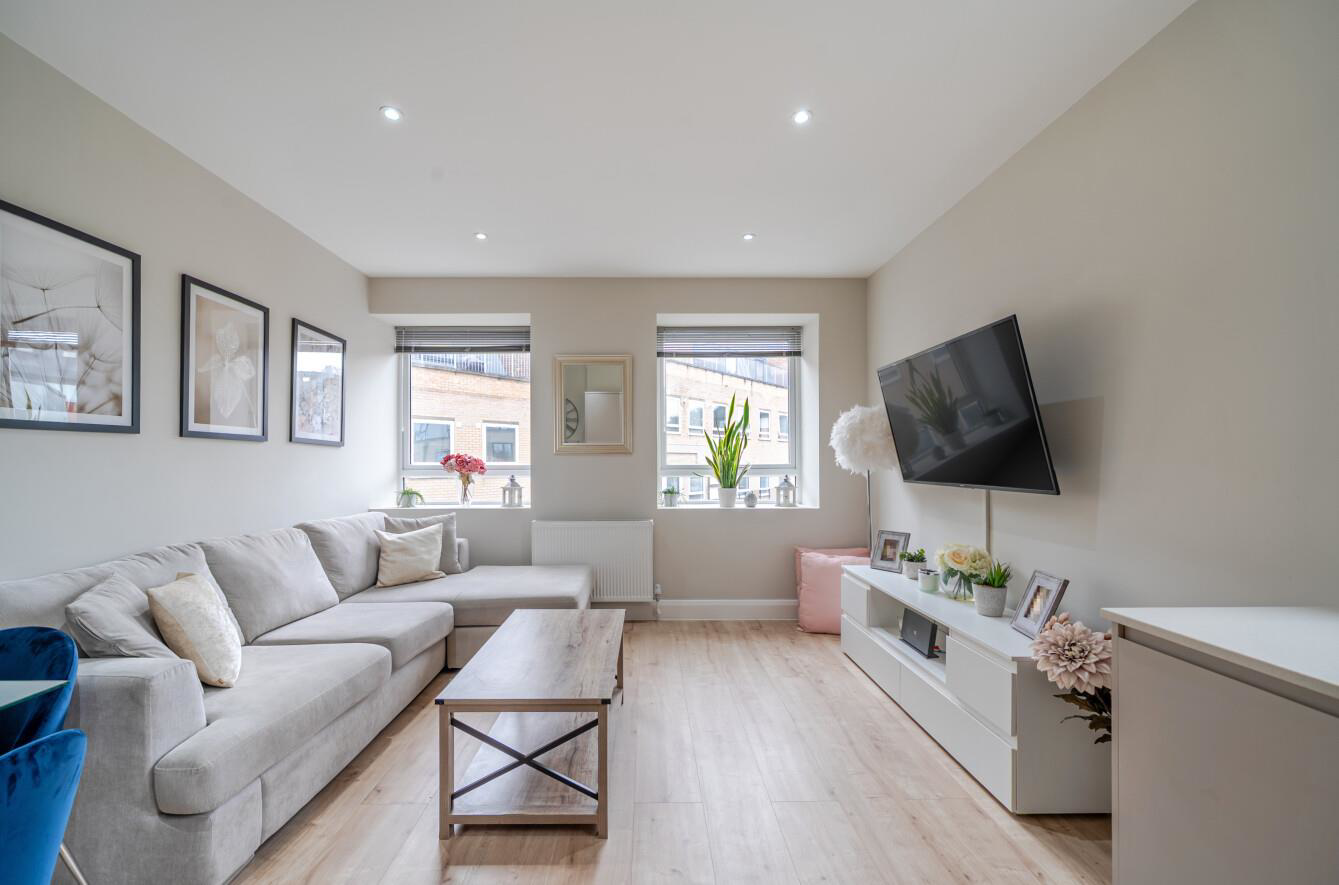 Buckingham House East, Stanmore, HA7, photo 2