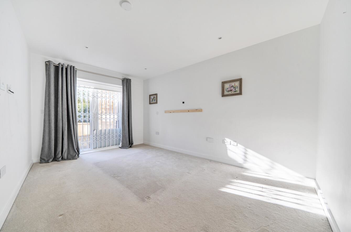 Royal Court, Stanmore Place, HA7, photo 6