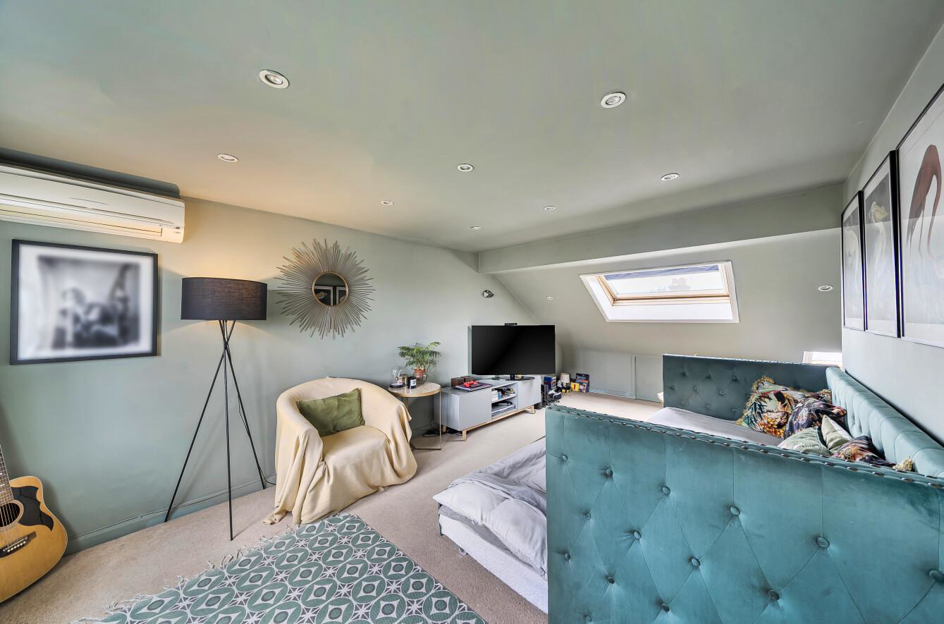 Rudolph Road, Bushey, WD23, photo 14