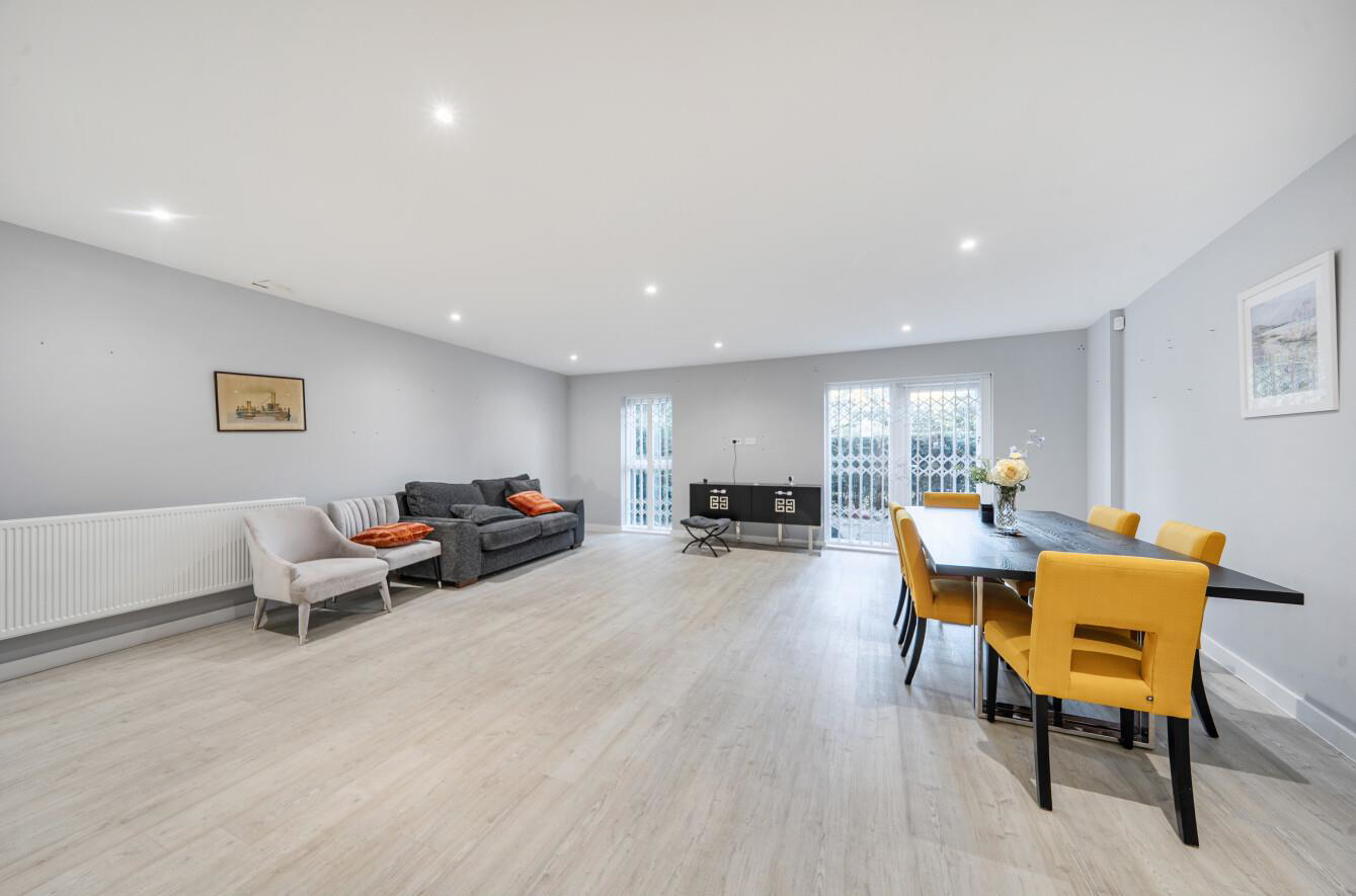 Royal Court, Stanmore Place, HA7, photo 3