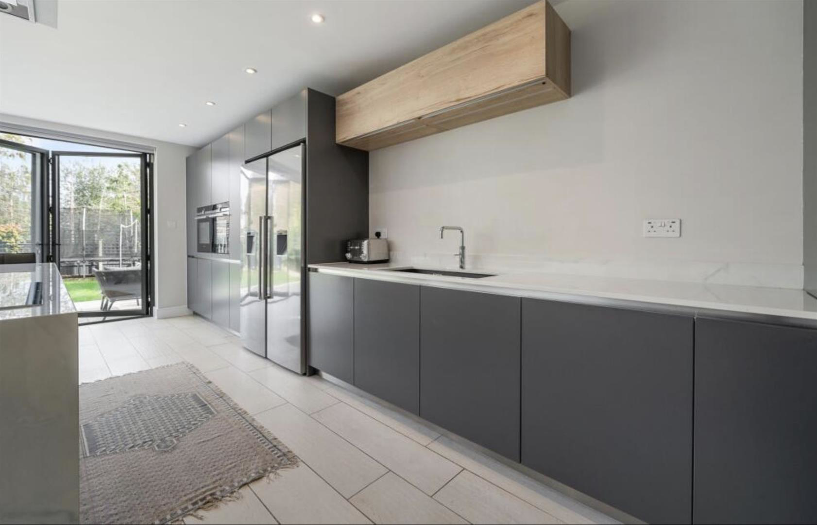 Edgwarebury Lane, Edgware, HA8, photo 6