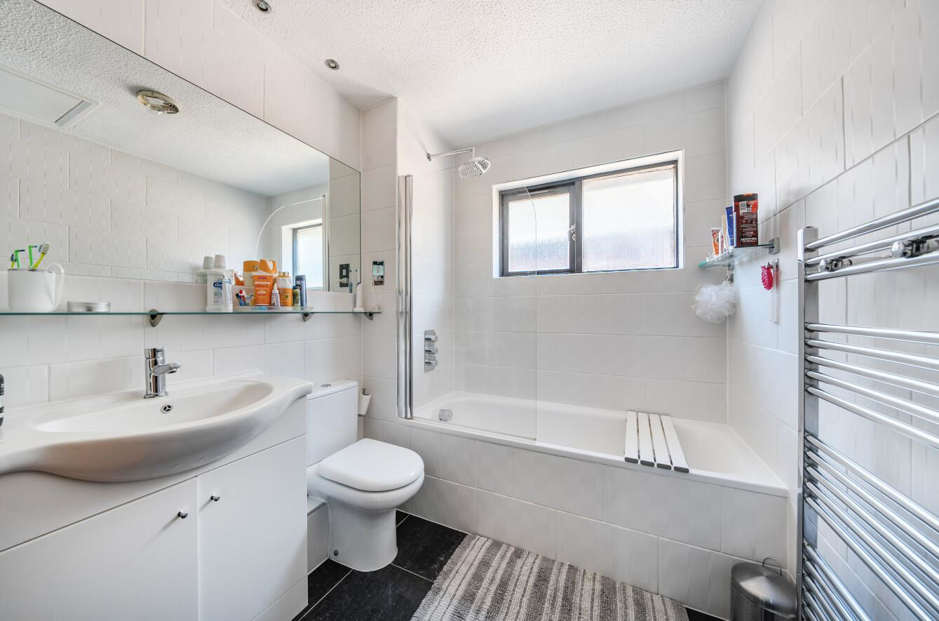 Du Cros Drive, Stanmore, HA7, photo 16