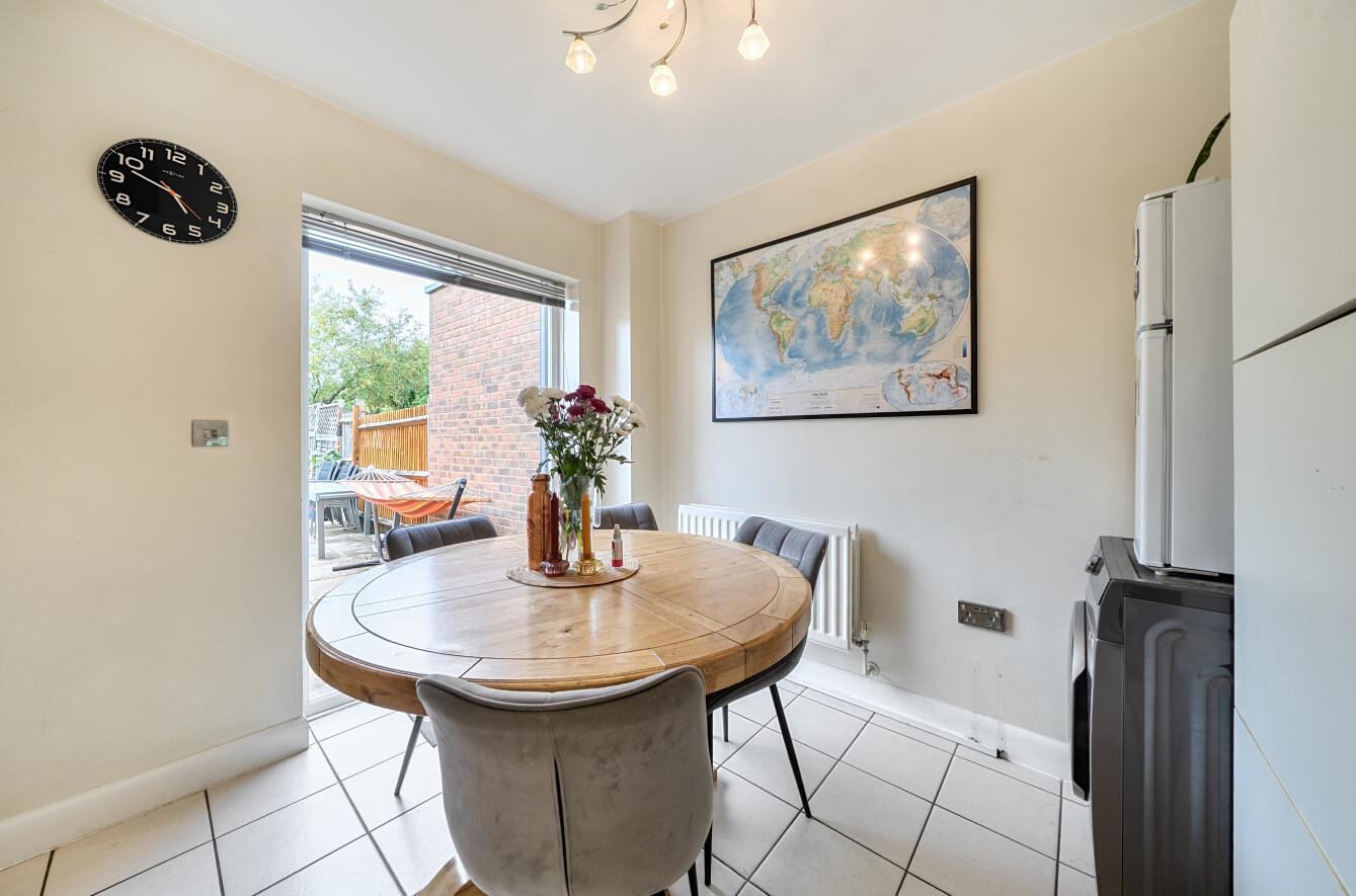 Goodhall Close, Stanmore, HA7, photo 3