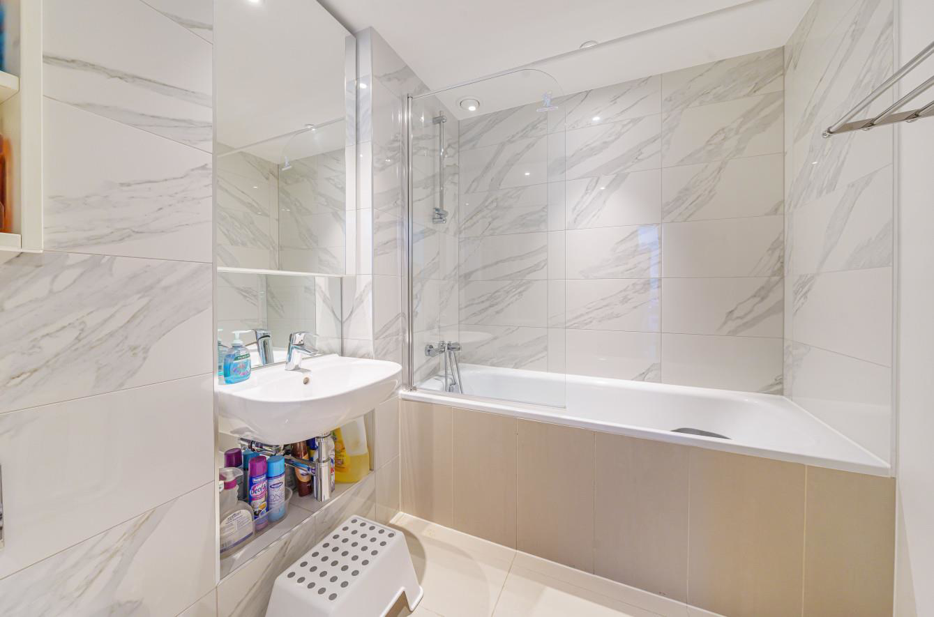 Royal Court, Stanmore Place, HA7, photo 11