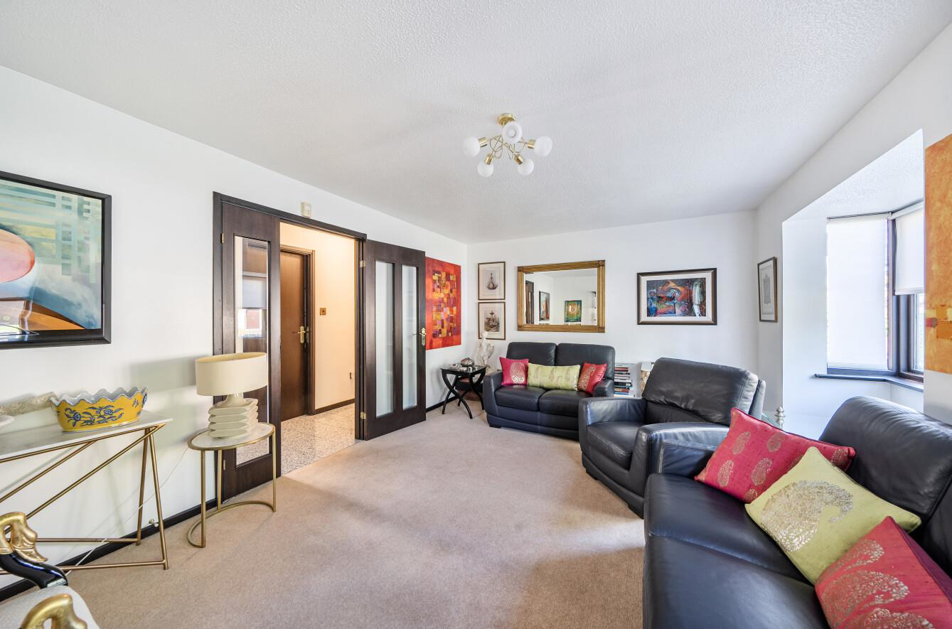 Du Cros Drive, Stanmore, HA7, photo 3