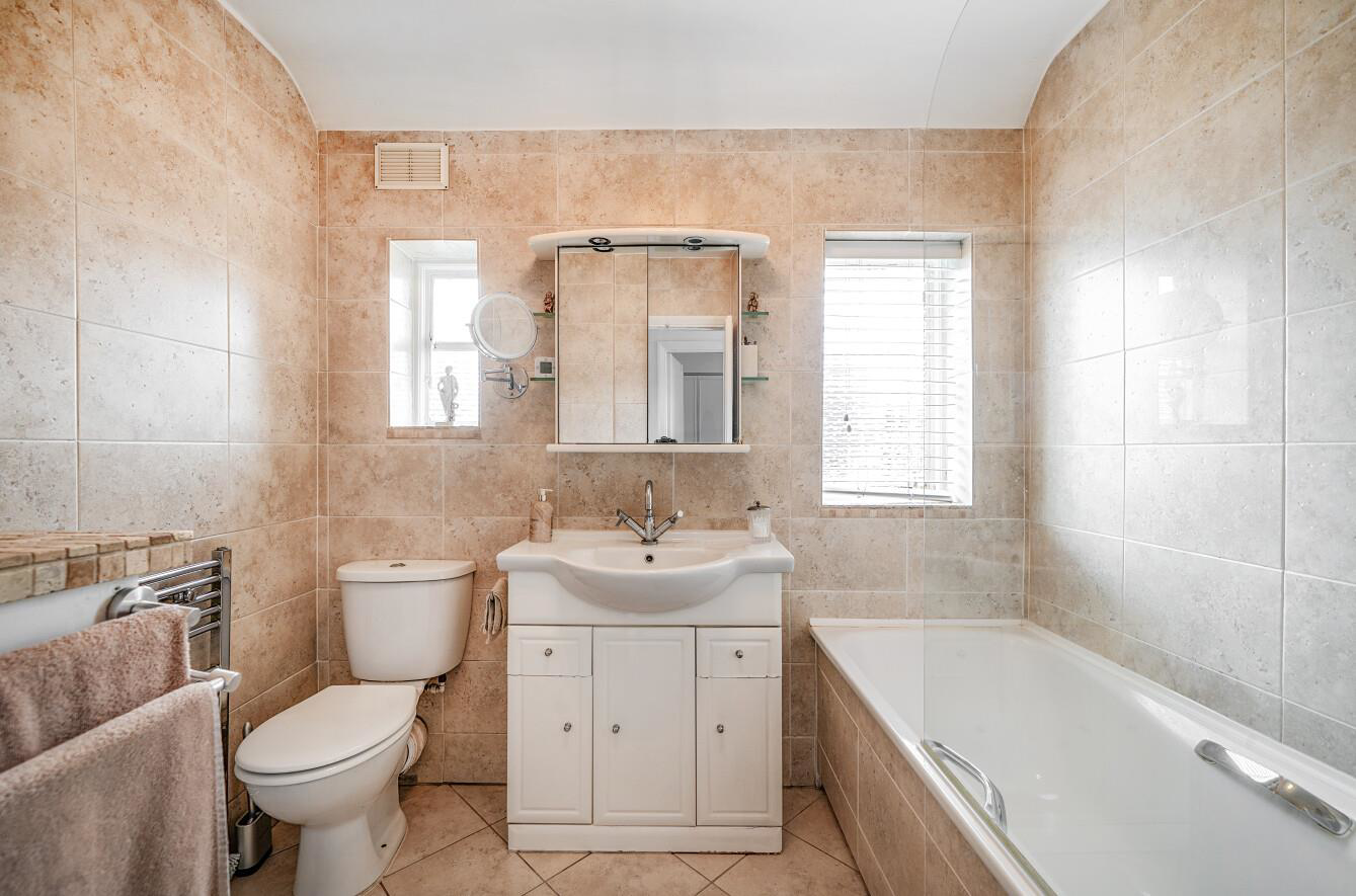 Clarendon Gardens, London, NW4, photo 10
