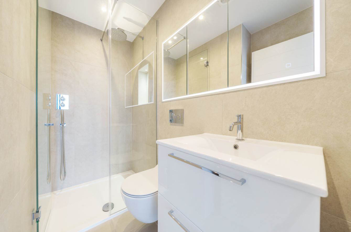 Finchley Road, London, NW11, photo 10