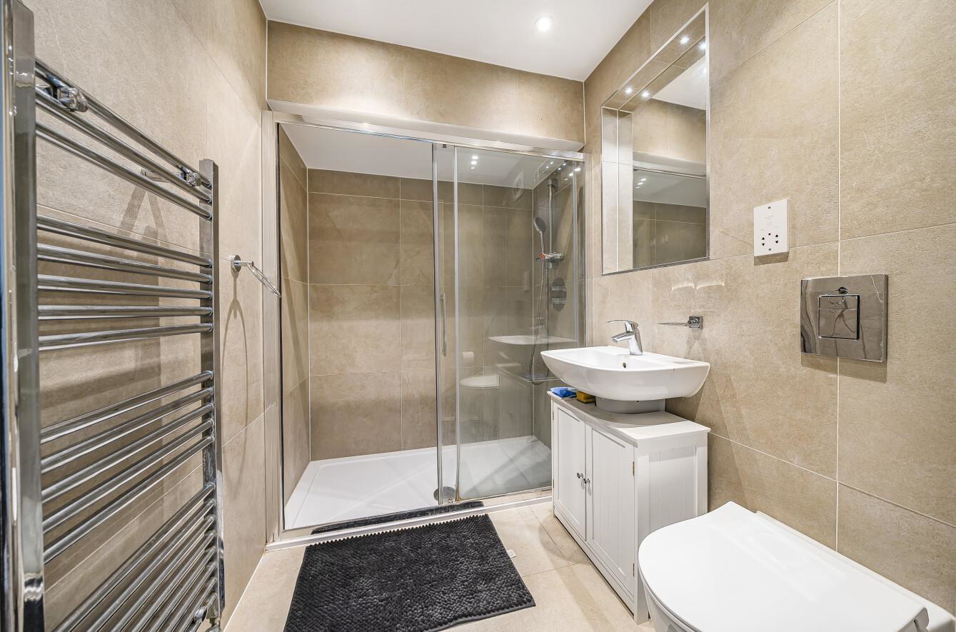 Buckingham House East, Stanmore Broadway, HA7, photo 7