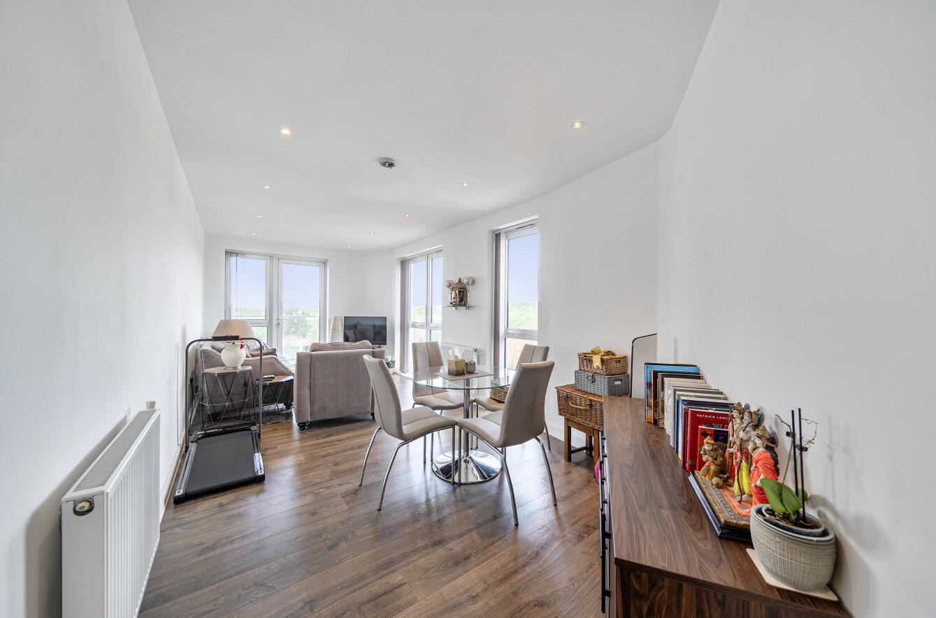 Hallington Court, Edgware, HA8, photo 2