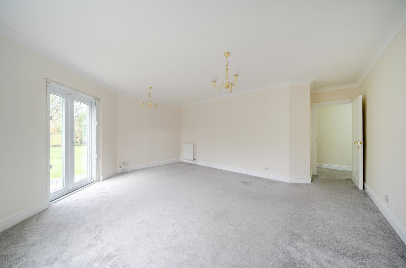 Bartholomew Court, Longcrofte Road, HA8, photo 2