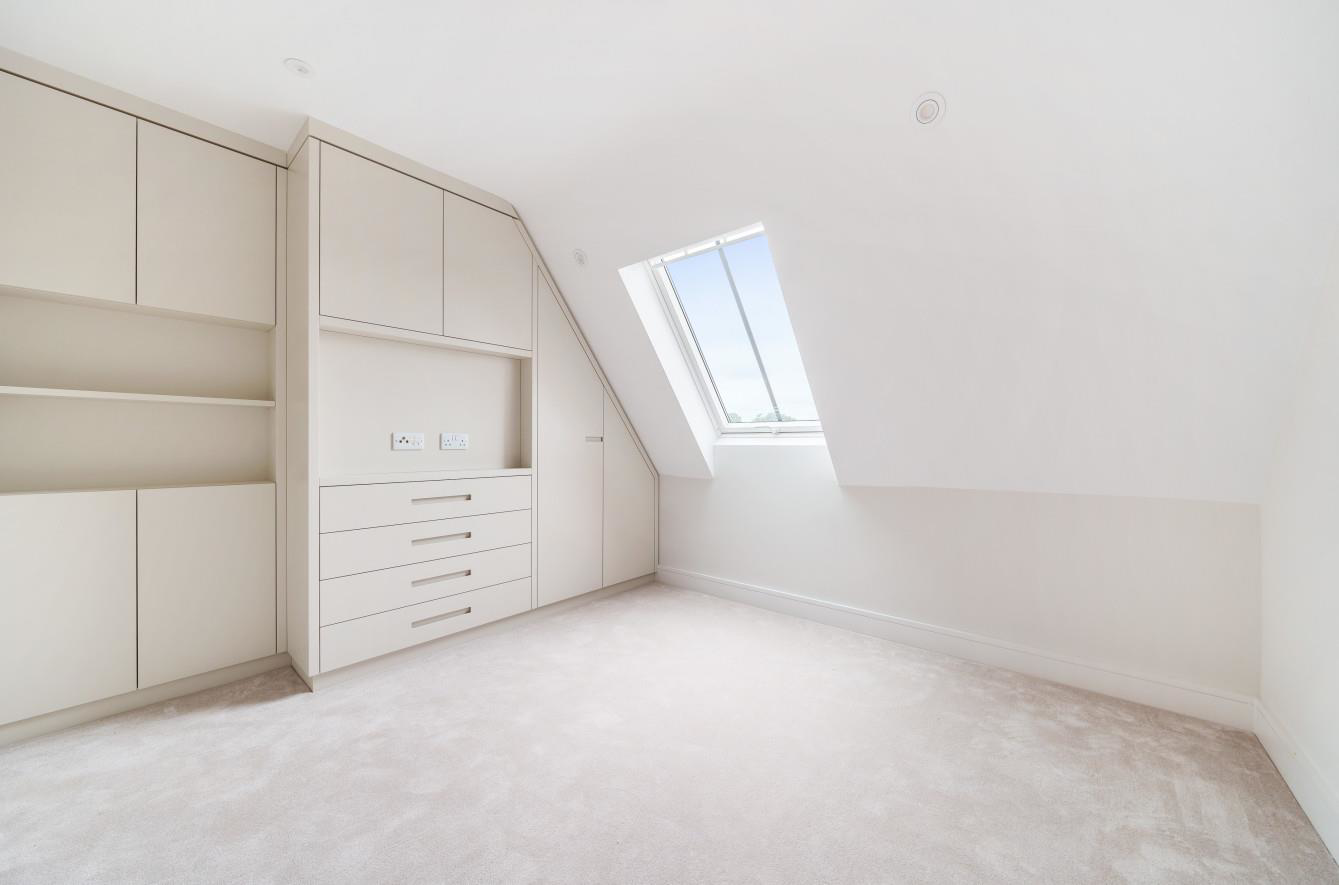 Finchley Road, London, NW11, photo 8