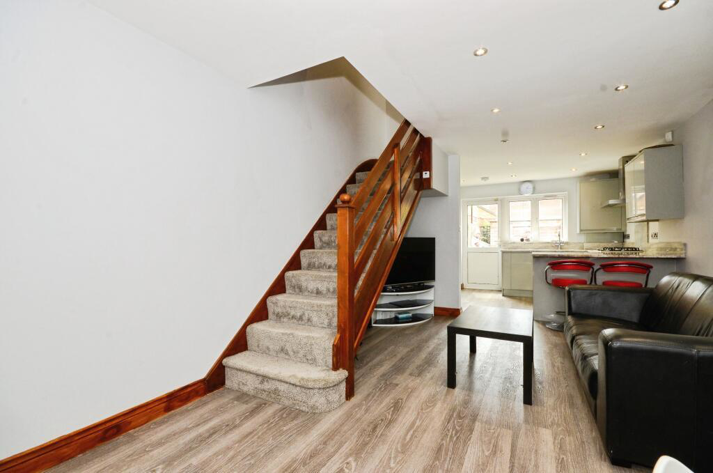Daintry Close, Harrow, HA3, photo 3
