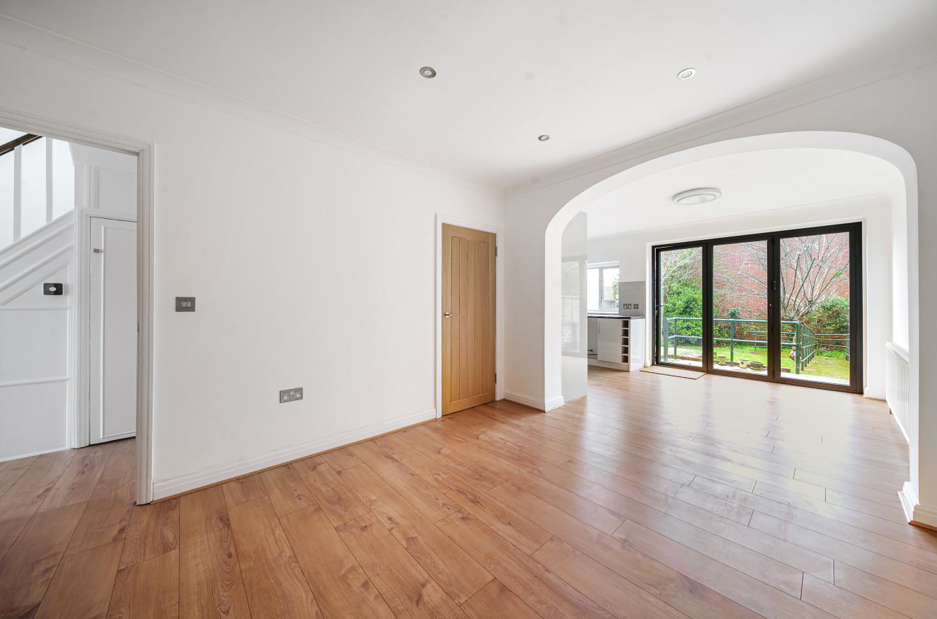 Methuen Road, Edgware, HA8, photo 2