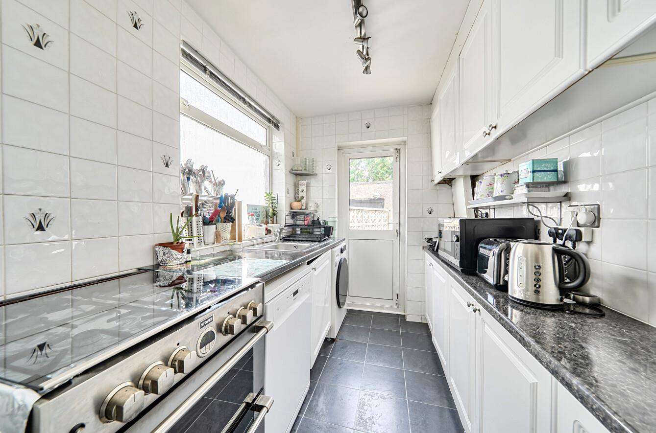 Bellamy Drive, Stanmore, HA7, photo 5