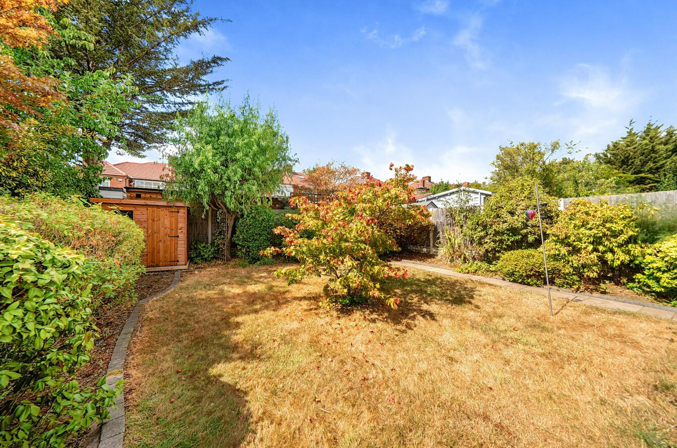 St Andrews Drive, Stanmore, HA7, photo 19