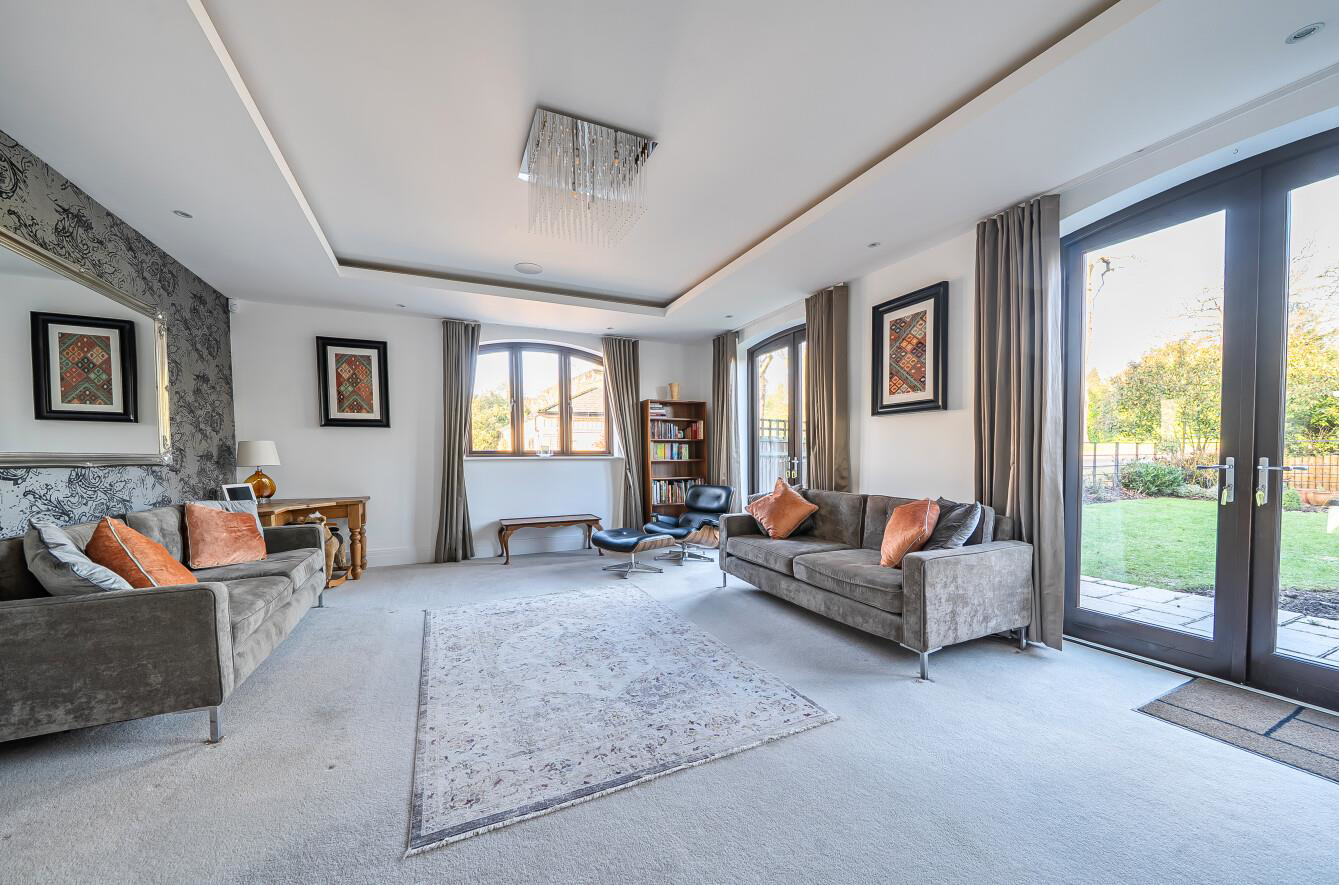 Soane Square, Stanmore, HA7, photo 2