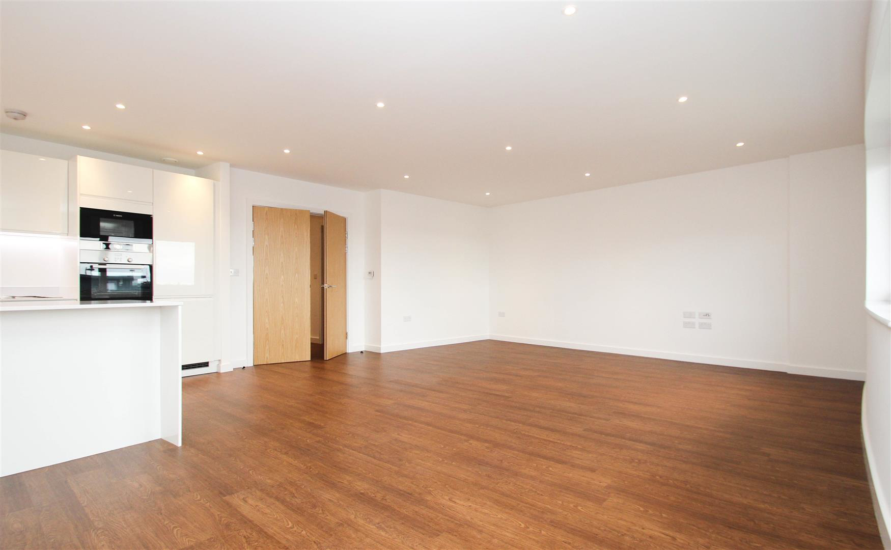 Royal Court, Stanmore, HA7, photo 2