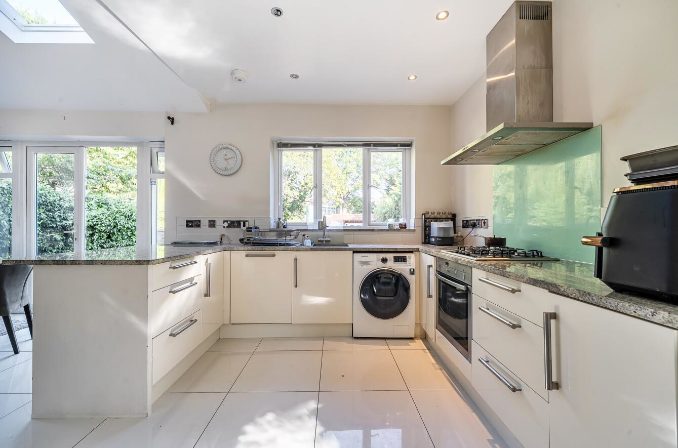 Golf Close, Stanmore, HA7, photo 6