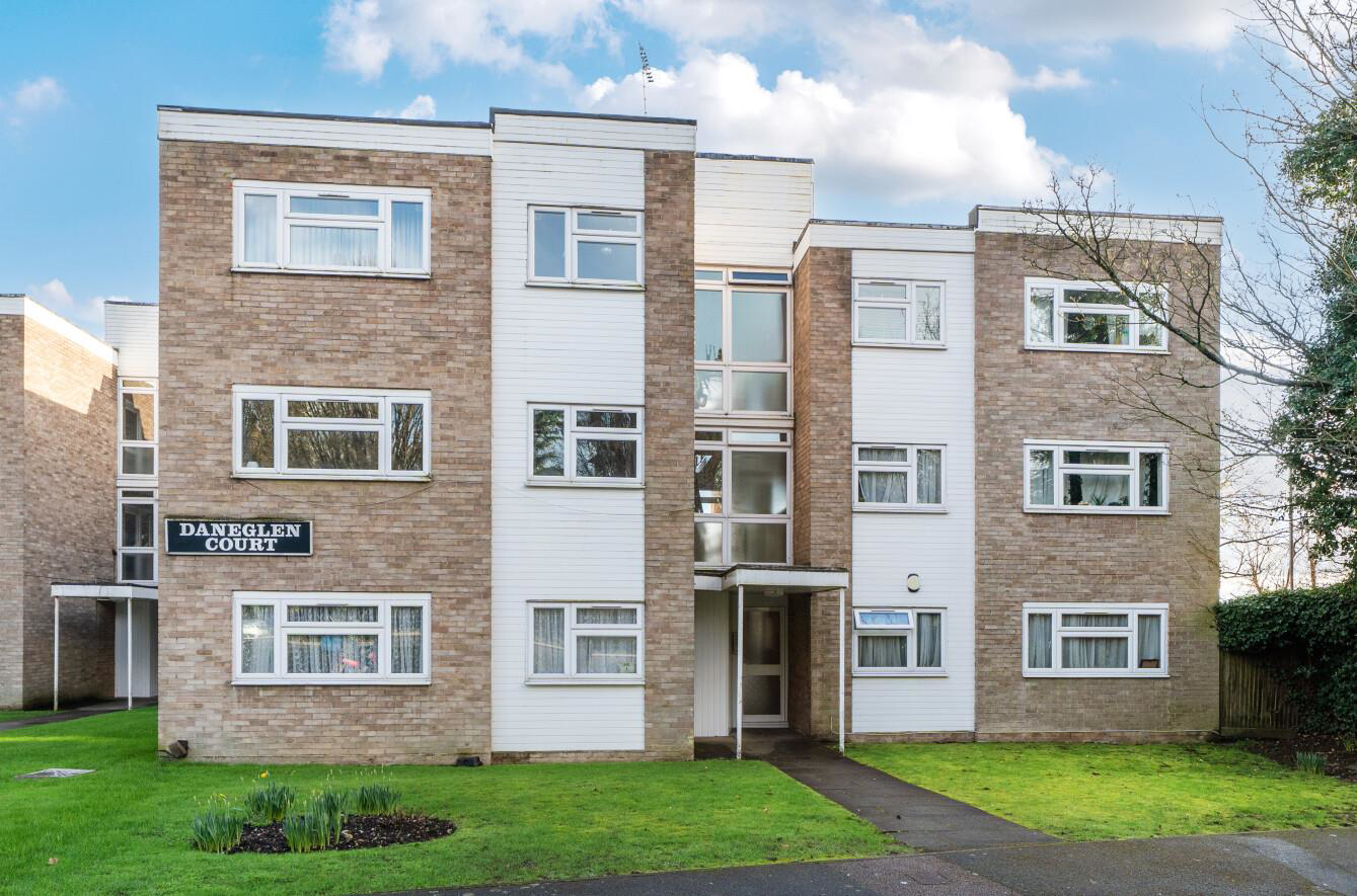 Daneglen Court, Stanmore, HA7