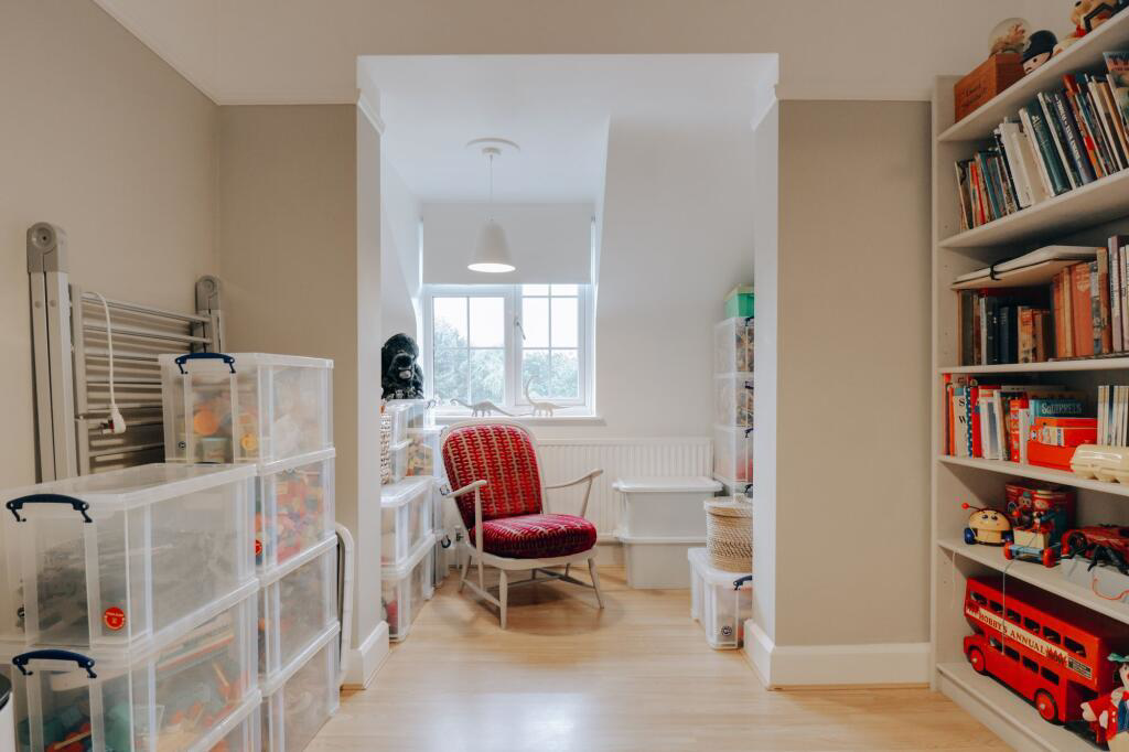 Merry Hill Road, Bushey, WD23, photo 13