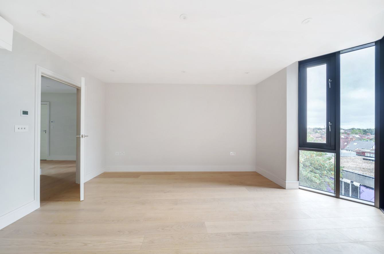 Finchley Road, London, NW11, photo 4