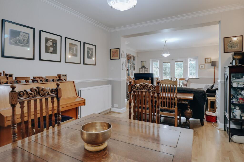 Merry Hill Road, Bushey, WD23, photo 4