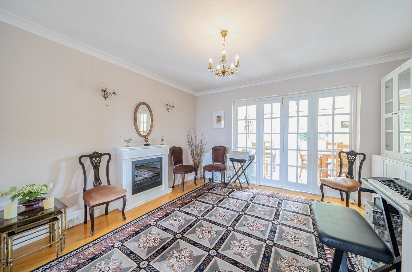 Clarendon Gardens, London, NW4, photo 3
