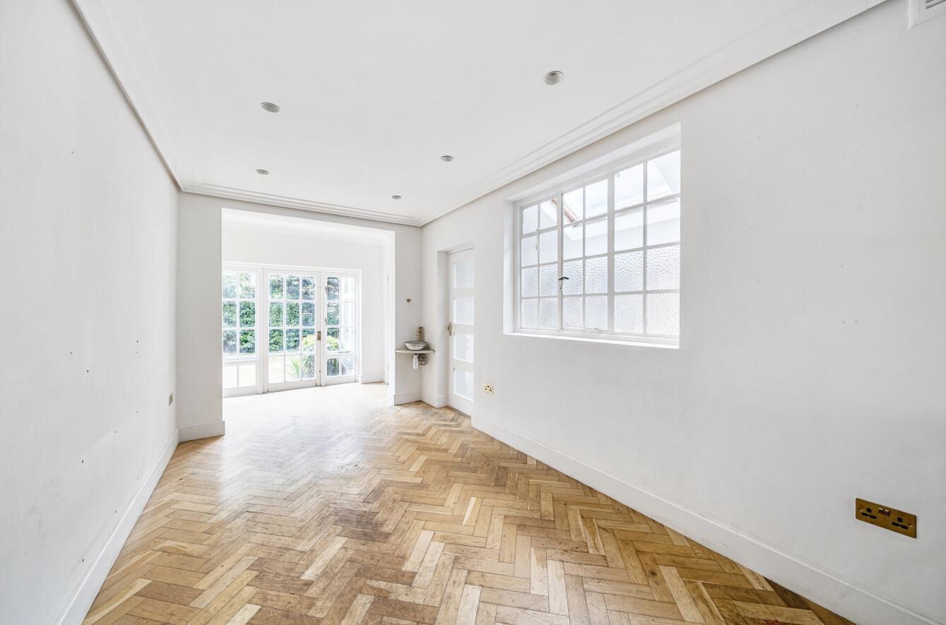 Davidson Frost-Wellings, DFW, Cavendish Drive, Edg