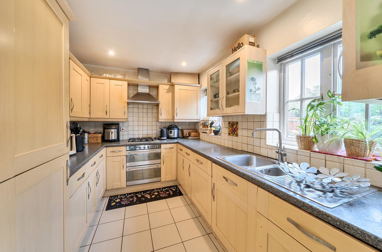 Goodhall Close, Stanmore, HA7, photo 2