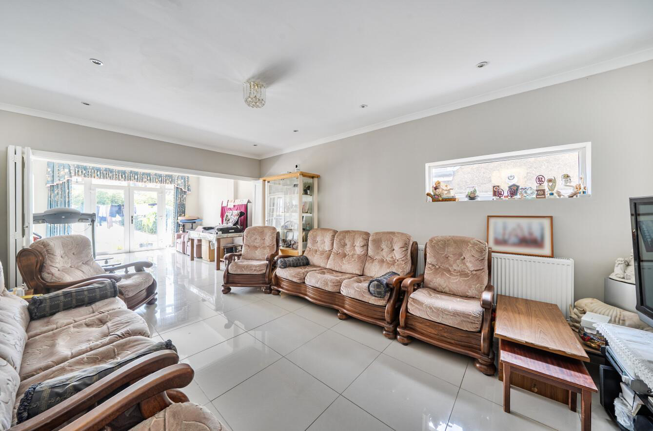 Trevelyan Crescent, Harrow, HA3, photo 2