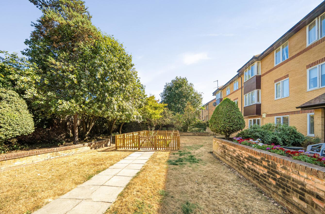 Pembroke Lodge, Stanmore, HA7, photo 8